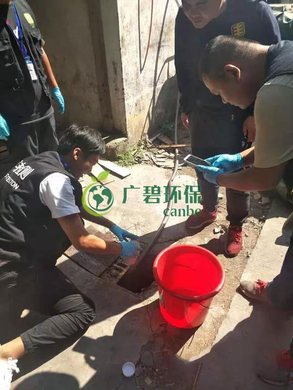 東莞龍背嶺驚現“紅水河”,一企業涉嫌偷排被立案調查(圖4) 東莞龍背嶺驚現“紅水河”,一企業涉嫌偷排被立案調查(圖4)