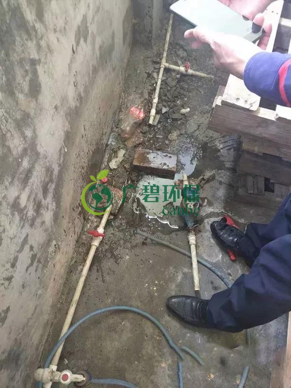 東莞龍背嶺驚現“紅水河”,一企業涉嫌偷排被立案調查(圖5) 東莞龍背嶺驚現“紅水河”,一企業涉嫌偷排被立案調查(圖5)