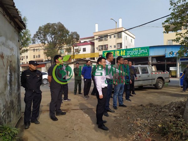 大良黨工委書記、順控環(huán)保水務總經(jīng)理一行視察黑臭水體治理工作(圖1)